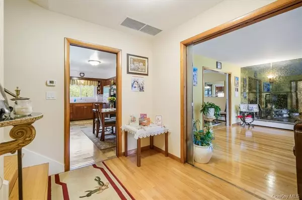 Brewster, NY 10509,44 Nelson BLVD