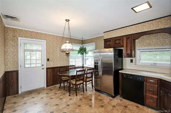 Massapequa Park, NY 11762,120 Broadway
