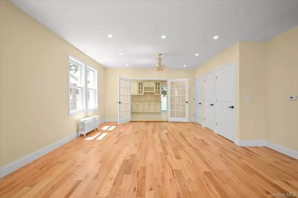 Queens Village, NY 11429,11044 208th ST