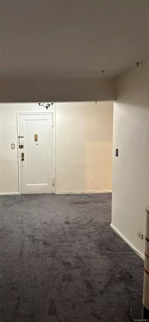 Woodhaven, NY 11421,83-25 98th Street #2C
