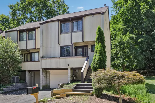Suffern, NY 10901,11 Rockledge DR