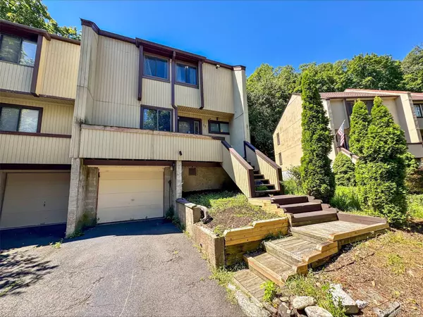 11 Rockledge DR, Suffern, NY 10901