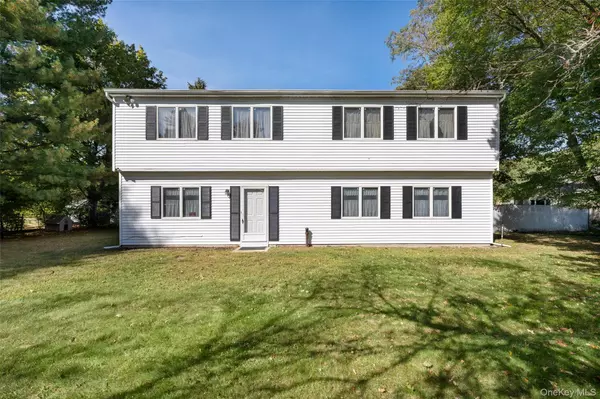 181 Hot Water ST, Manorville, NY 11949