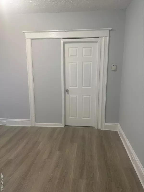 Yonkers, NY 10703,4 Ritters LN