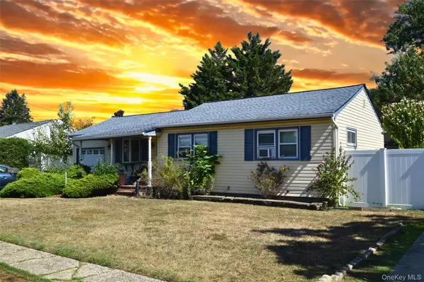 North Babylon, NY 11703,77 Lloyd AVE
