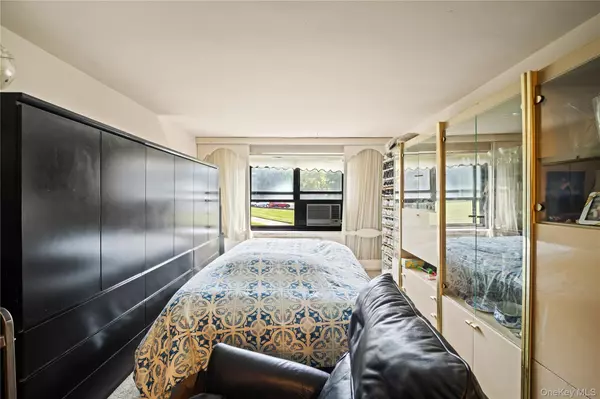 Bayside, NY 11364,211-02 75th AVE #1-L