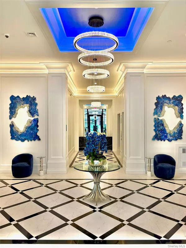 Mineola, NY 11501,101 Searing AVE #310