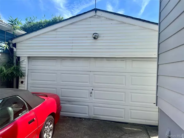 Richmond Hill, NY 11419,107-47 132nd ST