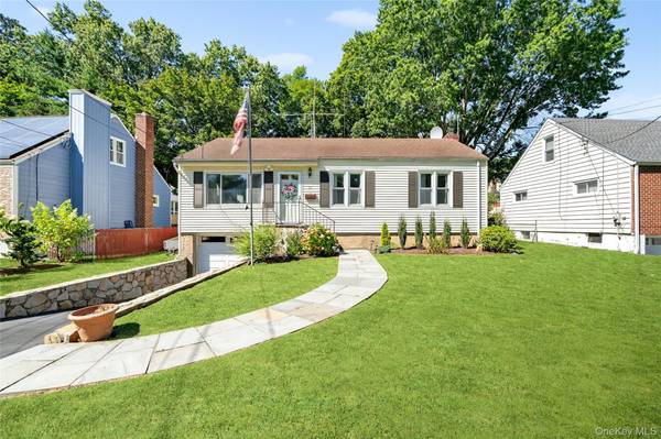 37 Parkview CT, White Plains, NY 10603