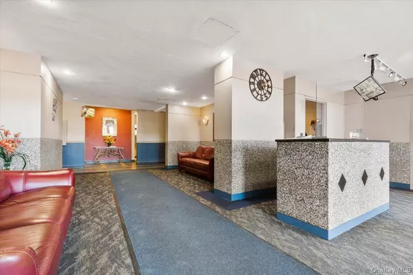 Yonkers, NY 10710,1841 Central Park AVE #4K