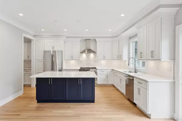 Port Washington, NY 11050,111 Fairfield AVE