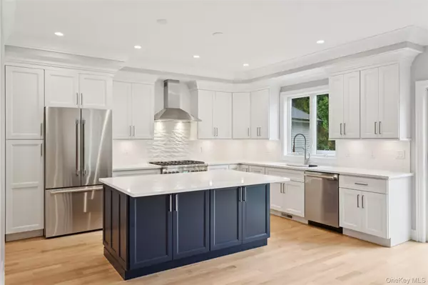 Port Washington, NY 11050,111 Fairfield AVE