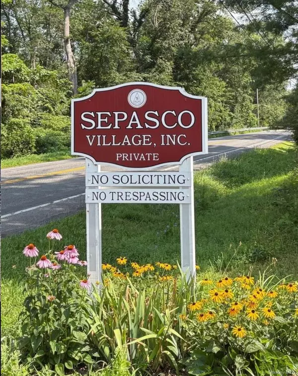 Rhinebeck, NY 12572,319 Sepasco Lake RD