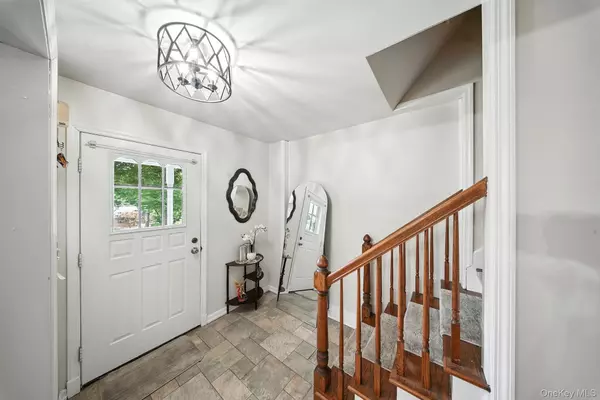 Campbell Hall, NY 10916,42 Hickory DR