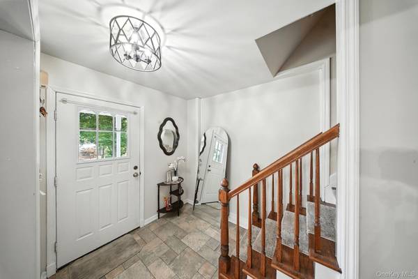 Campbell Hall, NY 10916,42 Hickory DR