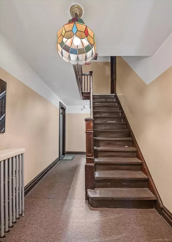 Astoria, NY 11103,2825 46th ST