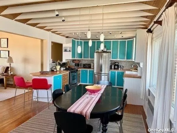 Atlantic Beach, NY 11561,3 Oswego AVE #Upper