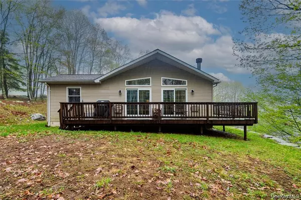 114 Wagners RD, Neversink, NY 12765