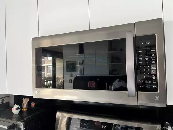 Bayside, NY 11360,2 Bay Club DR #3H