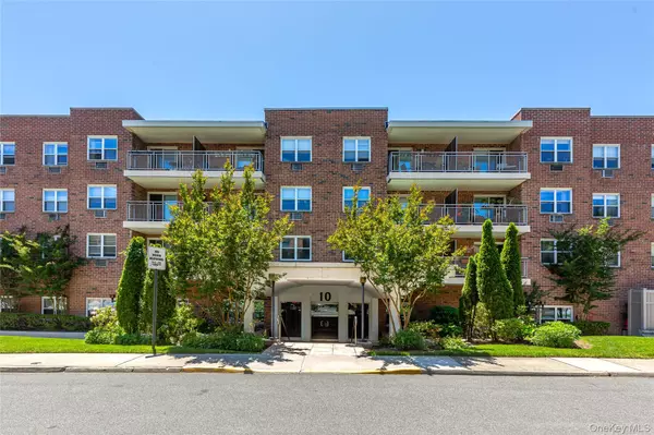 10 Ipswich AVE #Apt. 3I, Great Neck, NY 11021