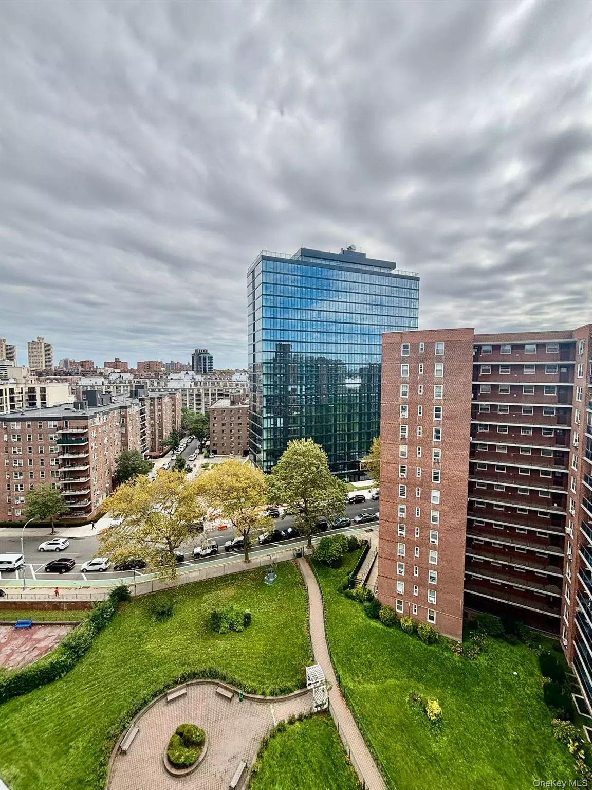 Rego Park, NY 11374,98-20 62 DR #14C