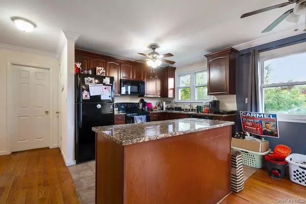 Carmel, NY 10512,117 Cottage RD