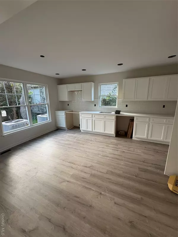 Huntington Station, NY 11746,5 Cooper AVE