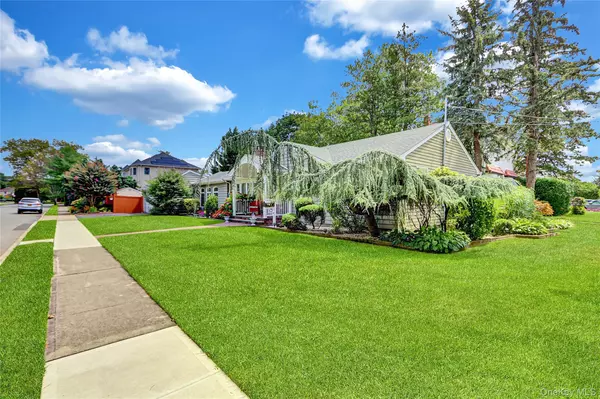 Massapequa, NY 11758,31 Morton AVE