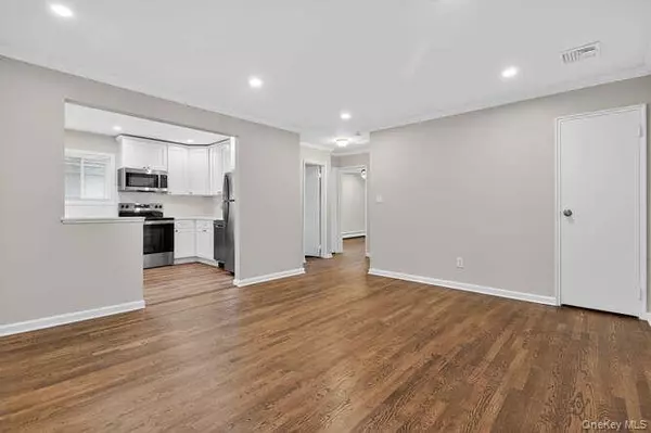 Port Washington, NY 11050,39 YENNICOCK