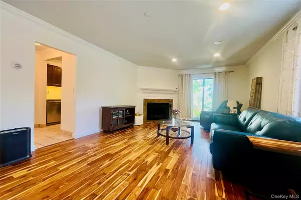 White Plains, NY 10605,50 Dekalb AVE #S1