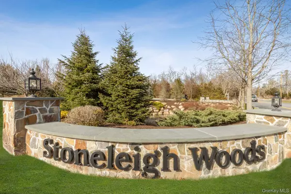 17 Haverton CT, Riverhead, NY 11901