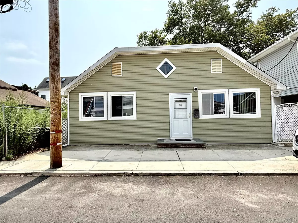 Staten Island, NY 10306,14 Center PL