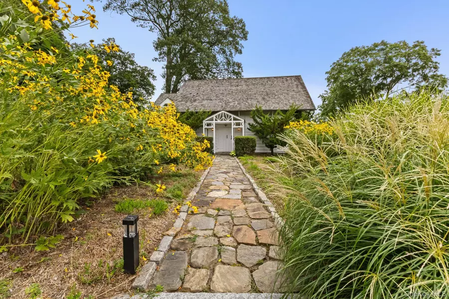 20 Old Post RD #Cottage, Bedford Corners, NY 10549