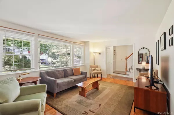 Huntington Station, NY 11746,230 Cook ST