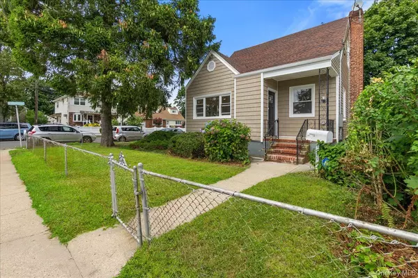 Elmont, NY 11003,1686 Rosalind AVE