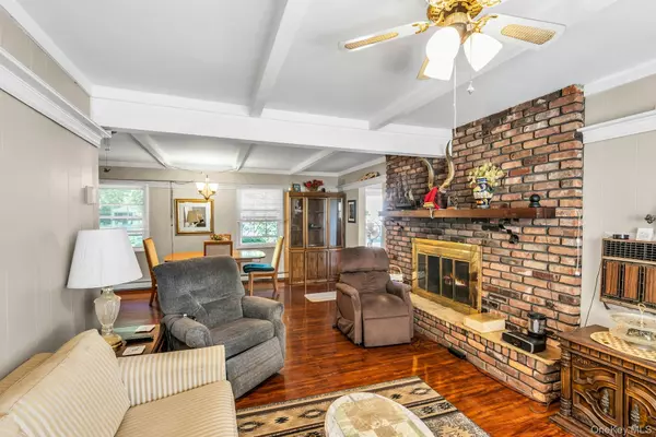Levittown, NY 11756,2 Chase LN