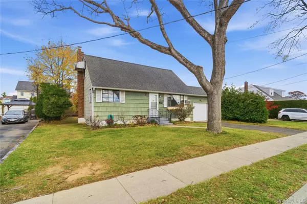 Massapequa, NY 11758,207 N Nassau AVE