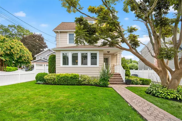 Locust Valley, NY 11560,26 9th ST