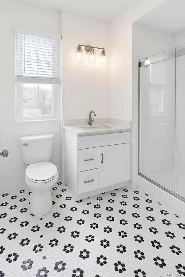 Goshen, NY 10924,122 Greenwich AVE #104