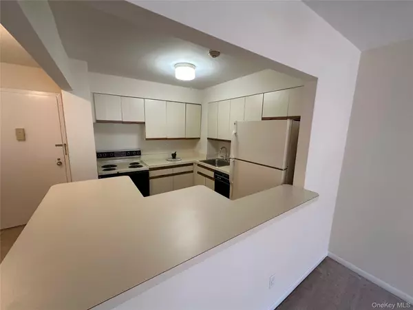 Long Beach, NY 11561,360 Shore RD #6N