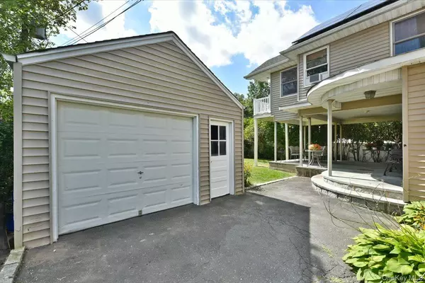 New Hyde Park, NY 11040,58 YORKSHIRE RD