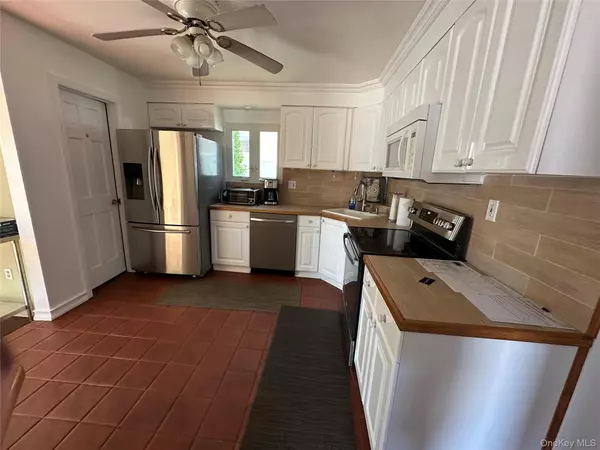 Long Beach, NY 11561,221 Washington BLVD