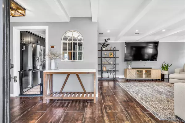 Farmingville, NY 11738,23 Allegheny DR