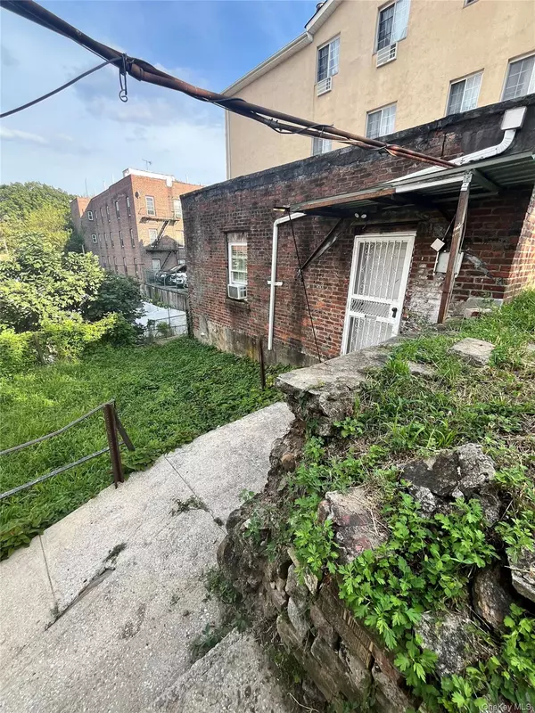 Bronx, NY 10467,780 Bartholdi ST