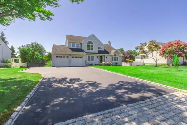 Saint James, NY 11780,106 Glenrich DR