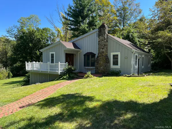 34 Glenacom RD, Mahopac, NY 10541
