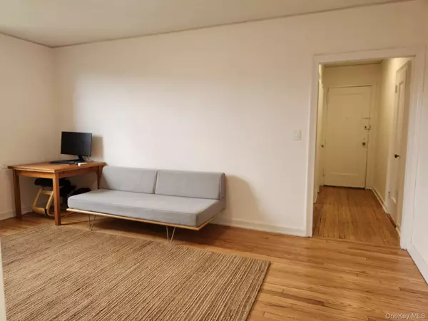 Woodside, NY 11377,30-47 Hobart ST #5K