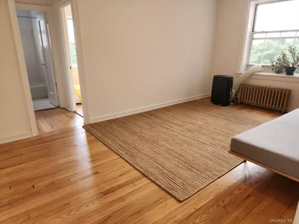 Woodside, NY 11377,30-47 Hobart ST #5K