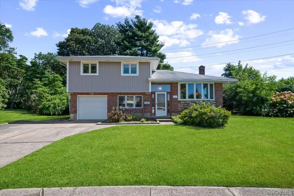 331 Woodbridge LN, Jericho, NY 11753