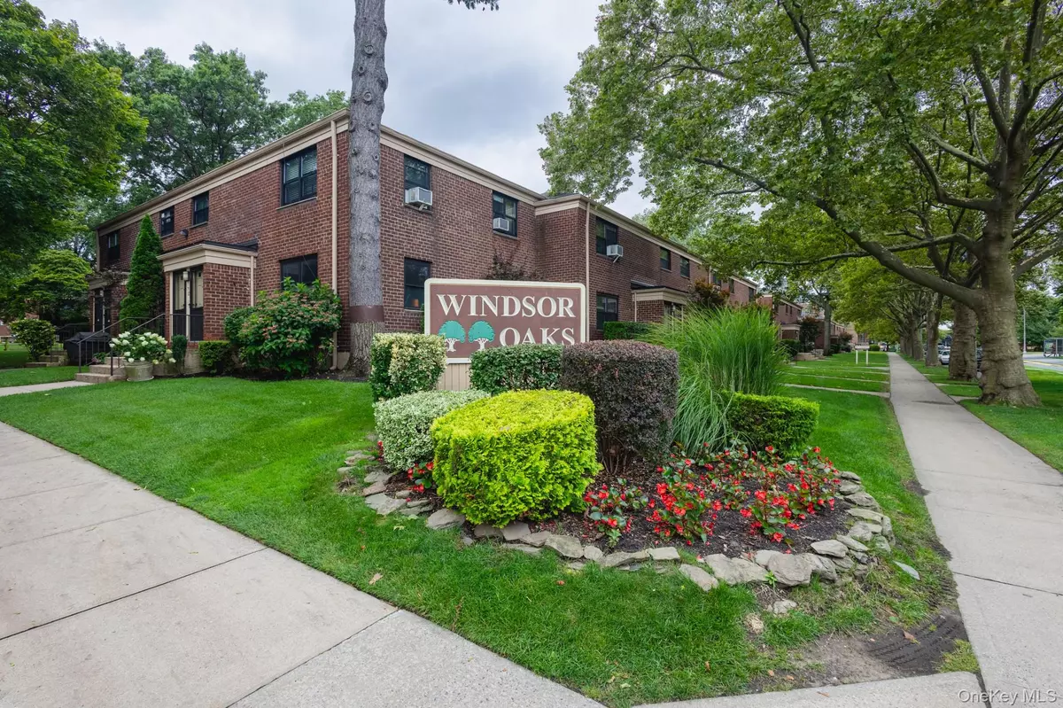 Bayside, NY 11364,74-81 220th ST #094B1